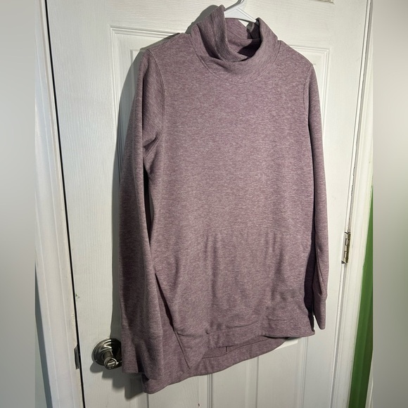 Duluth Trading Company Fleece Pullover. Heather purple. Front pouch, thumb holes - Picture 2 of 10